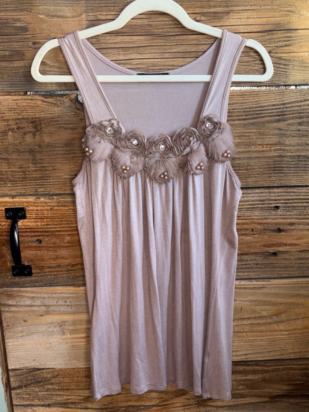 Sleeveless Mauve/Taupe Floral Appliqué Tank Top